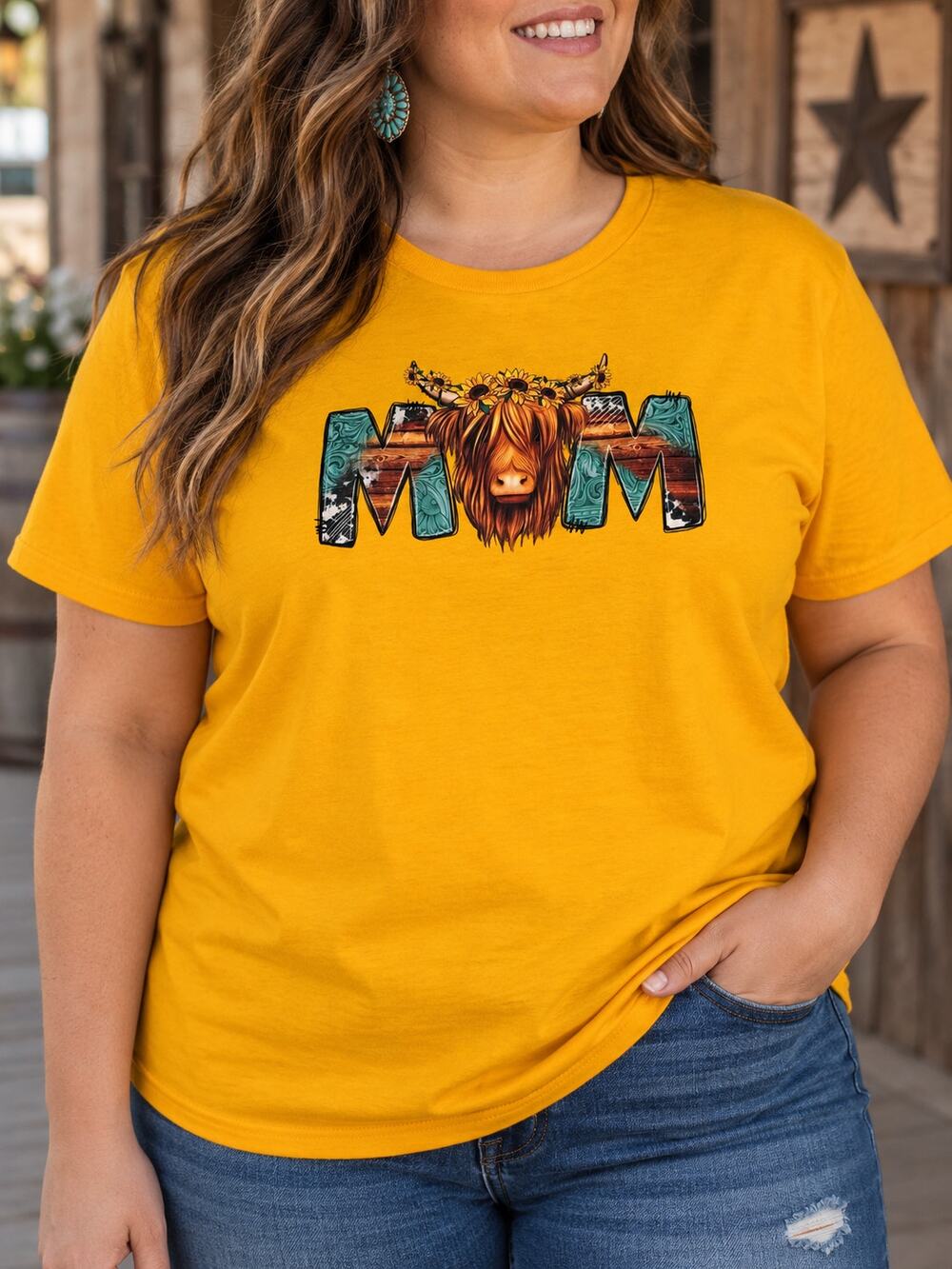 Gildan Custom Highland Cow MOM T-Shirt 2XL Mustard Yellow NWOT